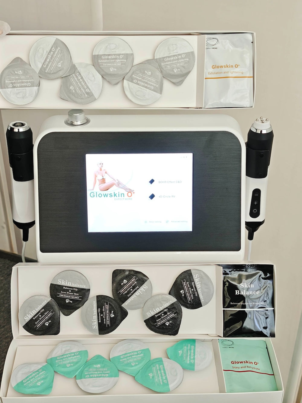 Skin Balance Black Capsule CO2 Oxygen Glowskin Pod Serum for Facial Machine Skin Rejuvenation Oil Skin Balance